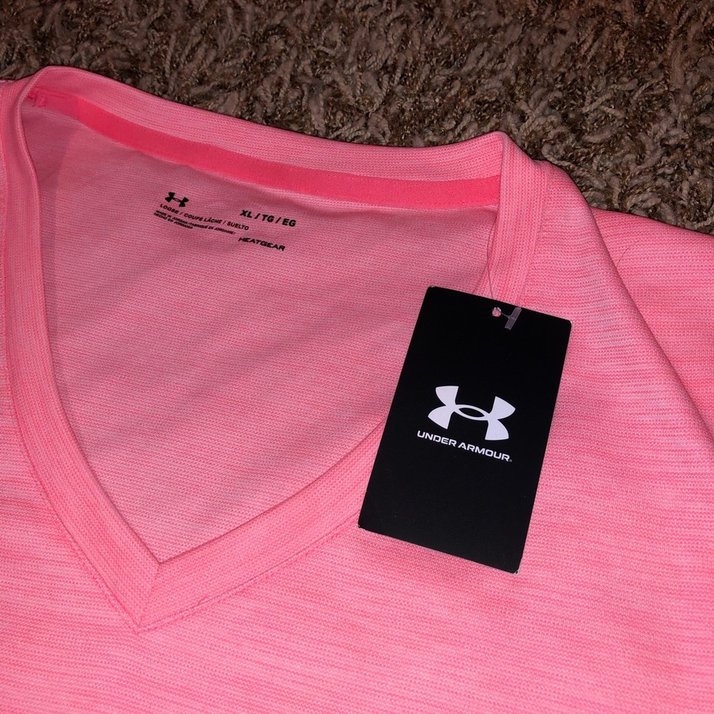 Never worn brand new under armour hot pink workout Tee